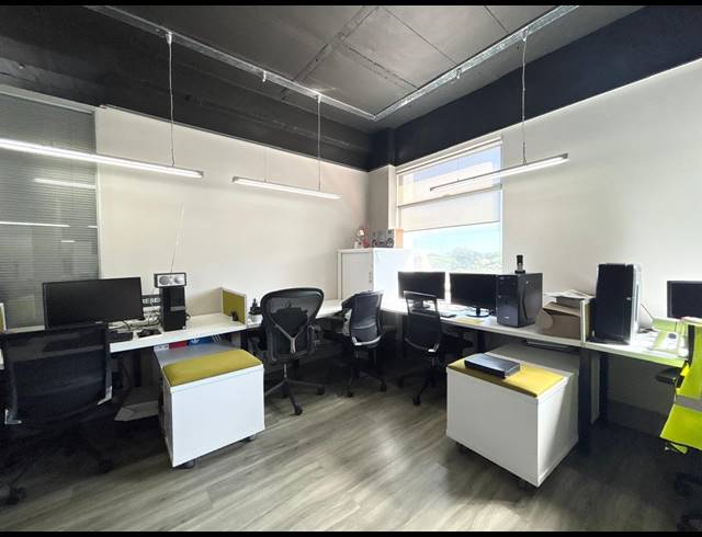 149M² OFFICE FOR SALE IN SOMERSET PARK